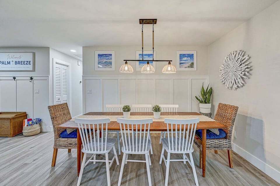 Dining area with seating for 8.