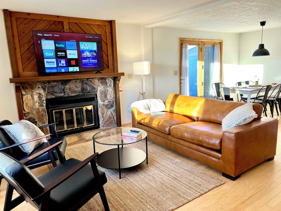 Relax with family and friends in the spacious living/dining area