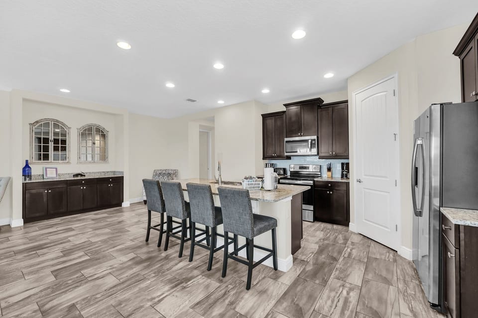 5-web-or-mls-7497-marker-ave