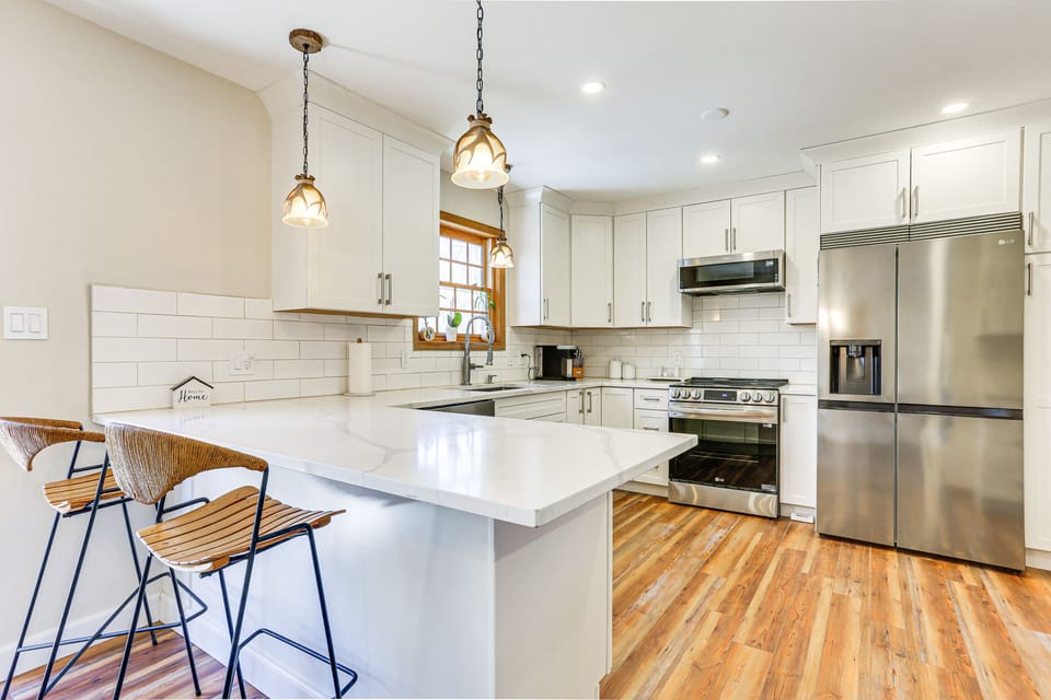 Kitchen | Cooking Basics | Dishwasher | Keurig Coffee Maker | Upper Level