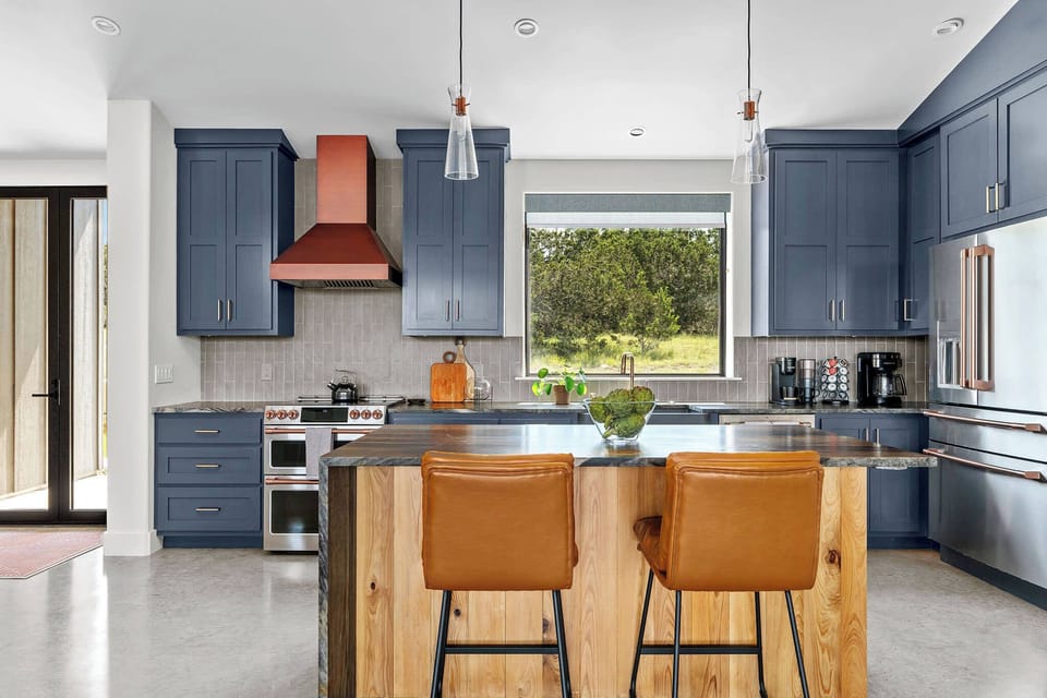 Full kitchen