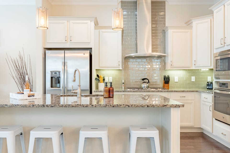Modern, fully equipped kitchen.