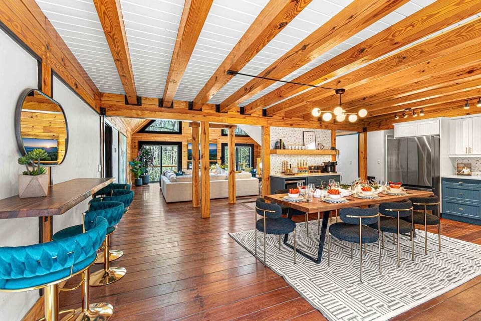 Elegant open-plan dining with a sleek, contemporary vibe.