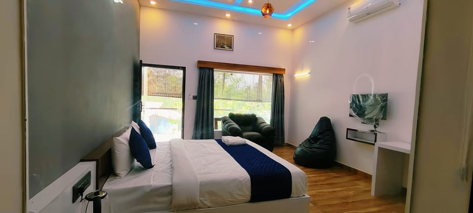 Executive cottage with Private Pool | Free WiFi