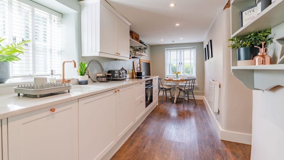 Kitchen/Diner, Gable Cottage, Bolthole Retreats
