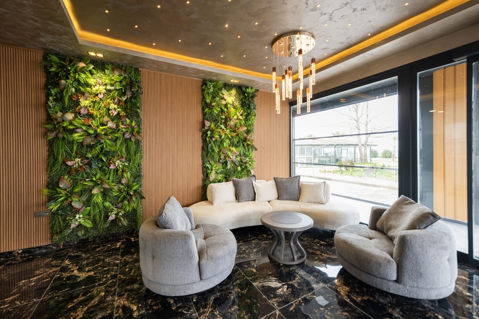 Lobby lounge