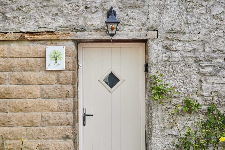 Lime Tree House, Holme - Host & Stay