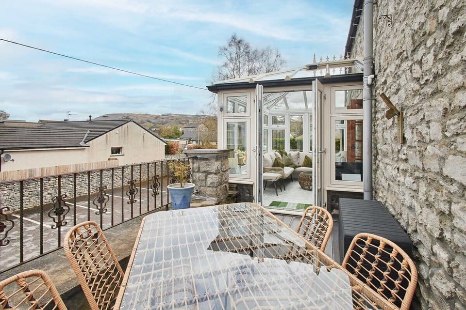 Lime Tree House, Holme - Host & Stay