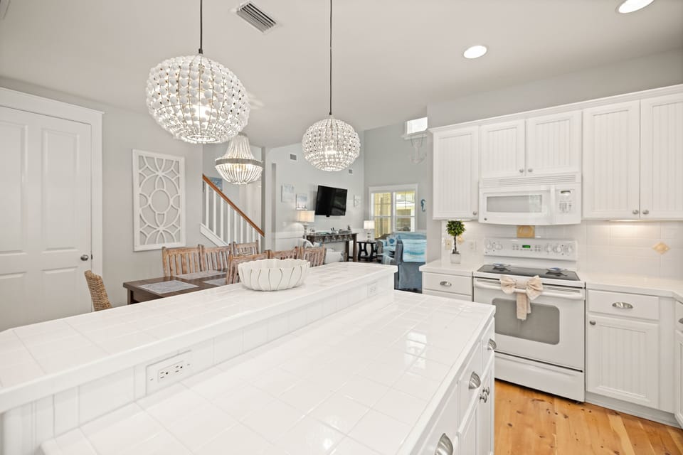 House, 3 Bedrooms | Private kitchen | Coffee/tea maker, fridge, oven, toaster