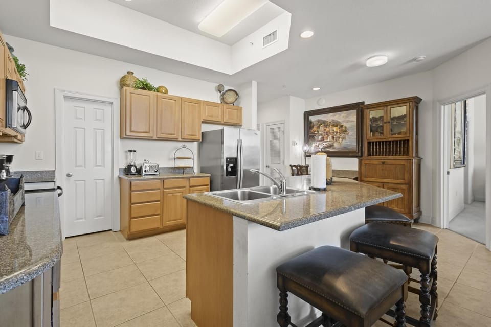 Condo, 3 Bedrooms | Private kitchen | Coffee/tea maker, fridge, oven, toaster