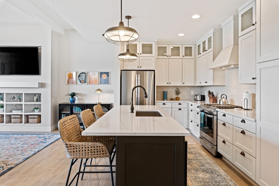 House, Multiple Bedrooms | Private kitchen | Fridge, oven, coffee/tea maker, toaster