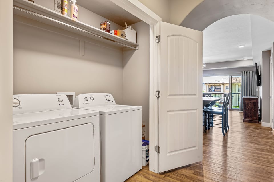 Condo, 3 Bedrooms | Interior