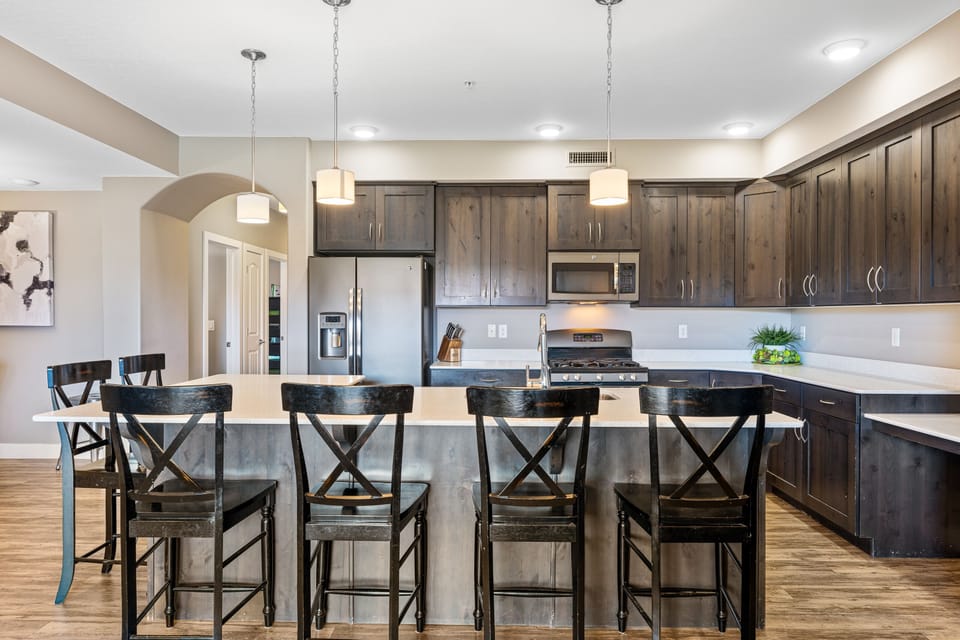 Condo, 3 Bedrooms | Private kitchen | Fridge, oven, coffee/tea maker, toaster
