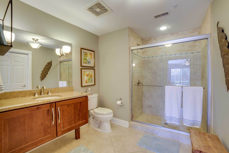 Idyllic New Buffalo Condo: Walk to Beach & Shops! Apartment in New Buffalo