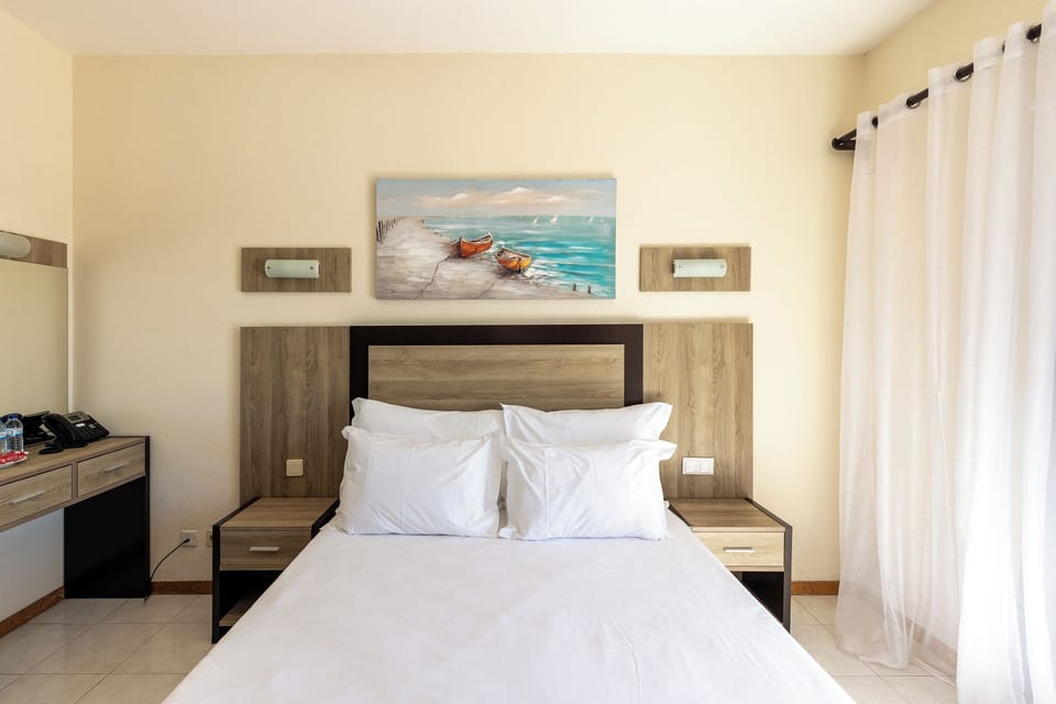 Quarto Duplo com Varanda | Desk, free WiFi