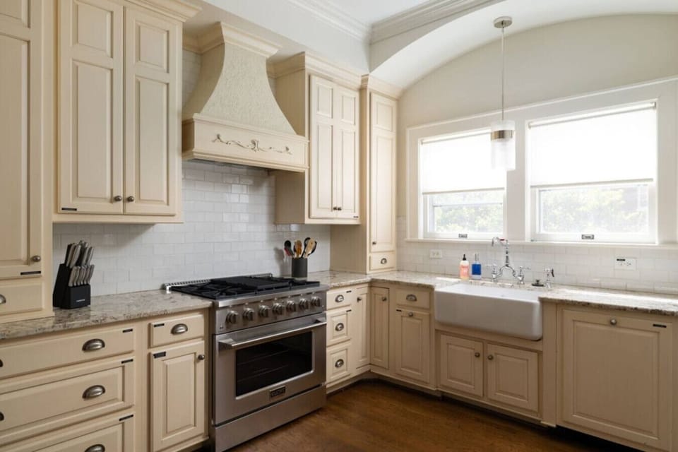 Full kitchen with everything needed to cook a meal