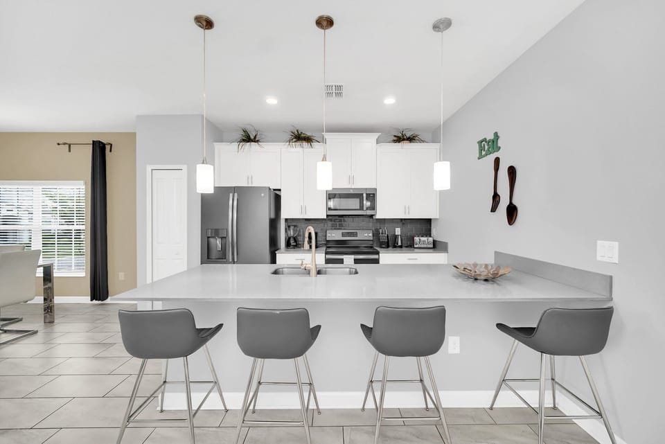 8-web-or-mls-9017-dogleg-dr