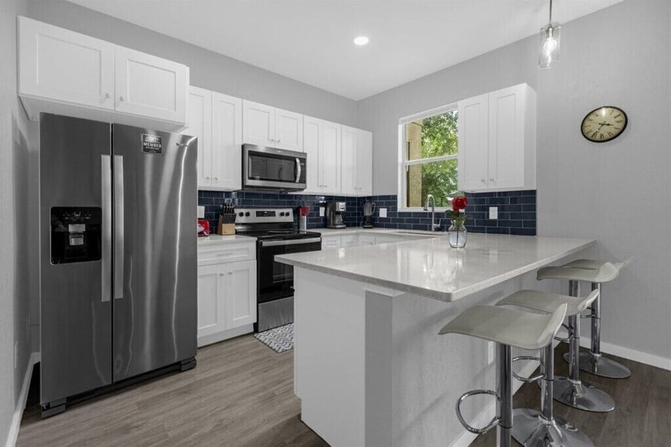 331 Miramar Ave (12).jpg