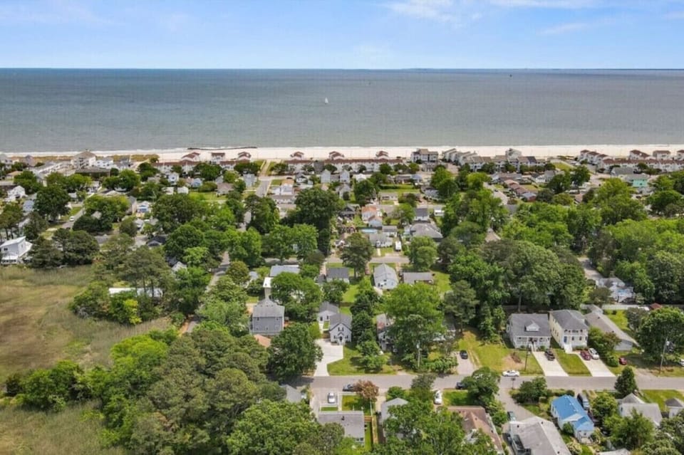 Just a short walk away from the ocean!