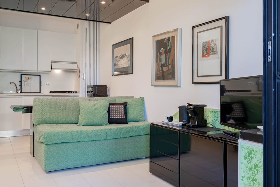 Living area (2)