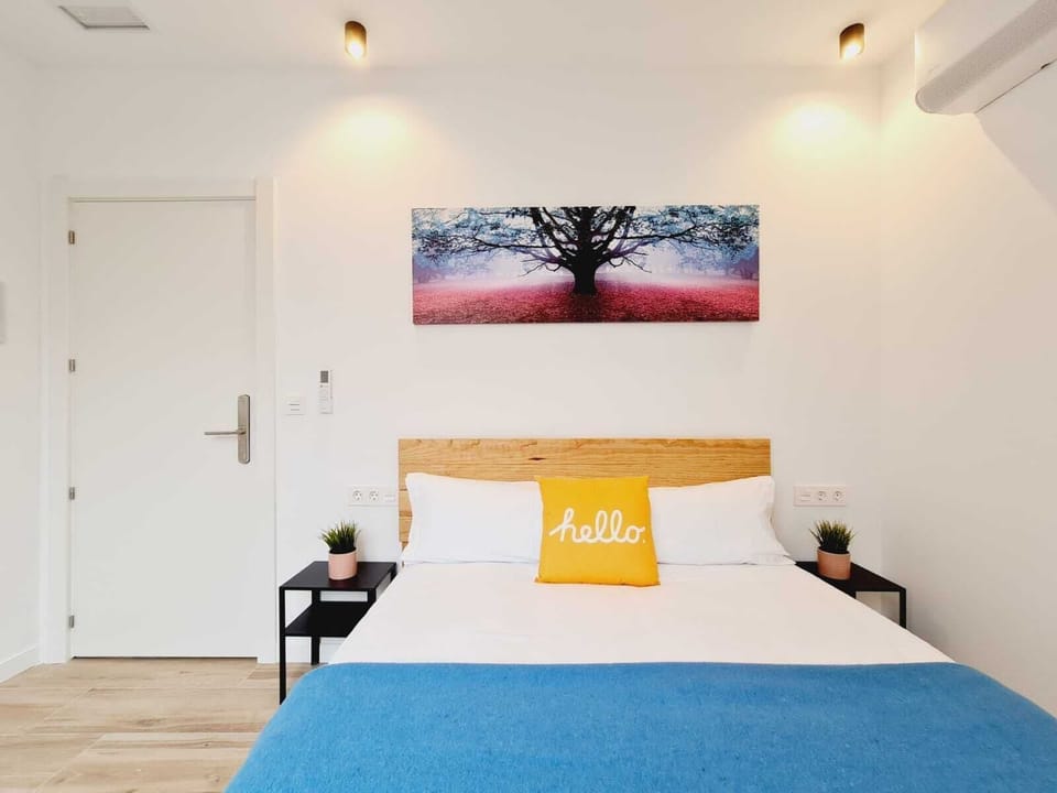 Double Room | Down comforters, desk, iron/ironing board, free WiFi