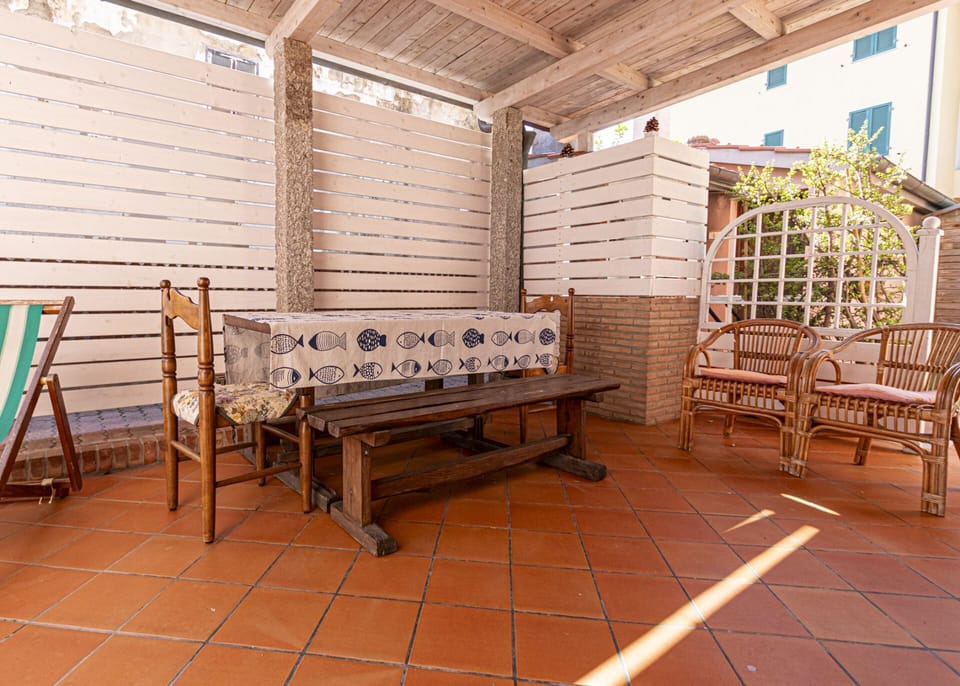 external table-Casa Verde-Elba Island
