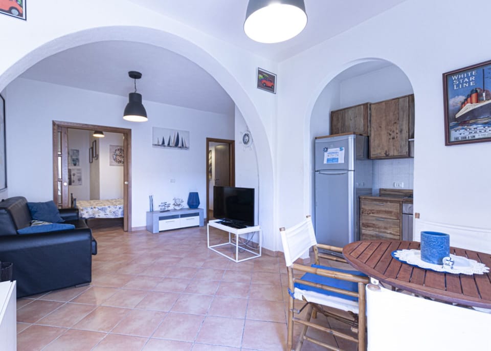 Living room and kitchen-Eleonora-Marina di Campo