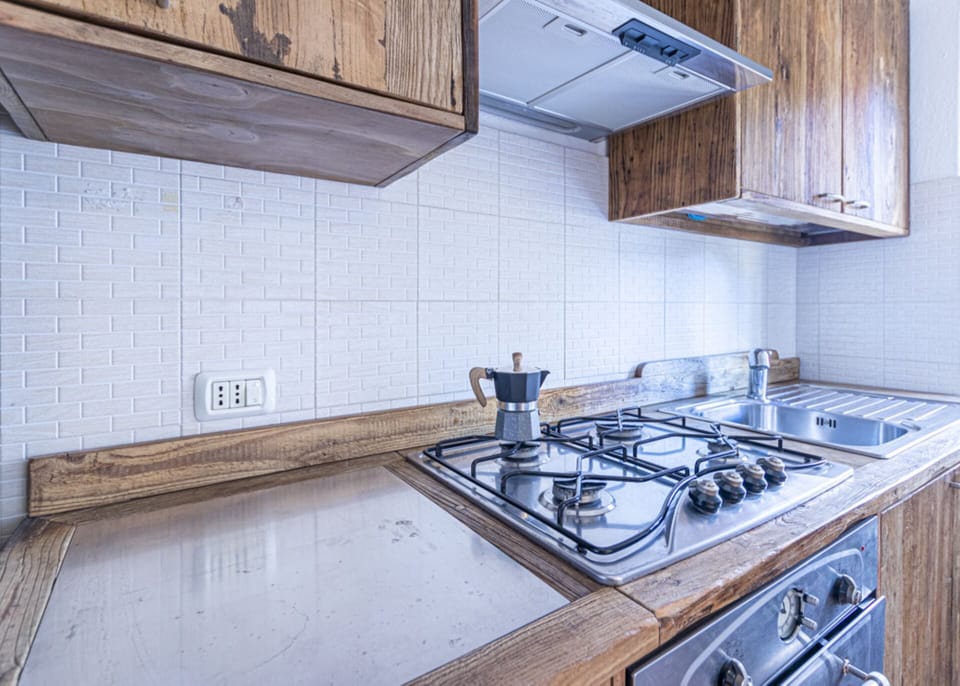 Kitchen-Eleonora-Marina di Campo