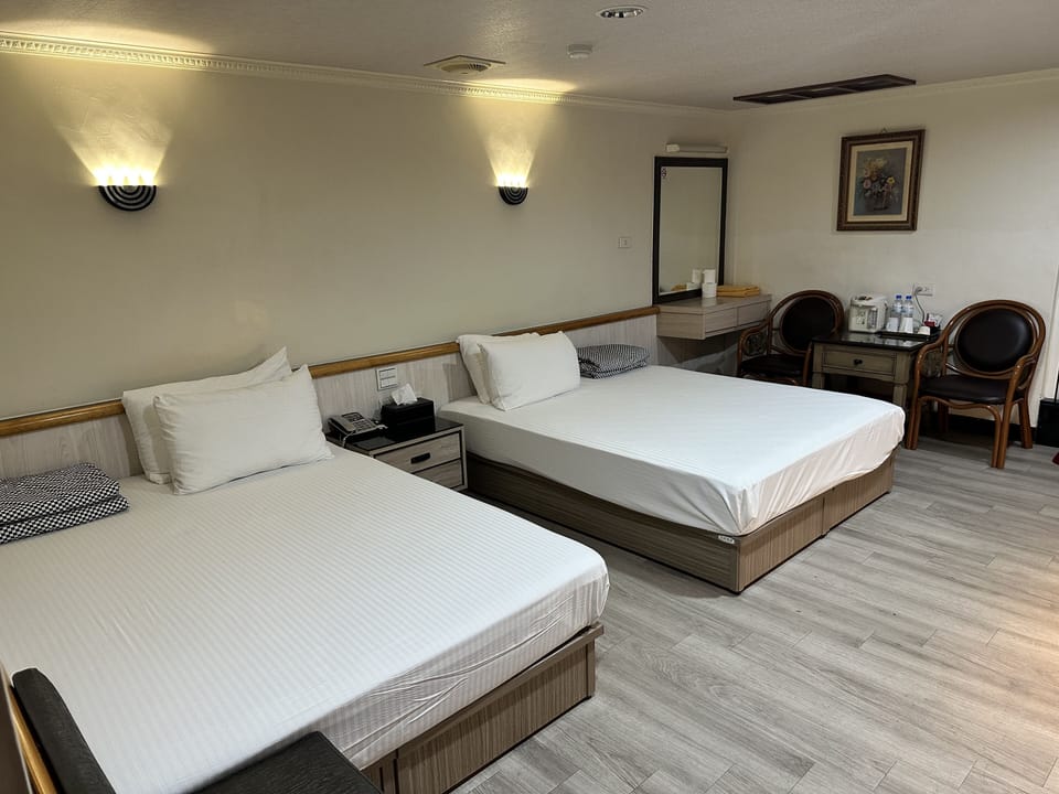Business Quadruple Room | Egyptian cotton sheets, premium bedding, pillowtop beds