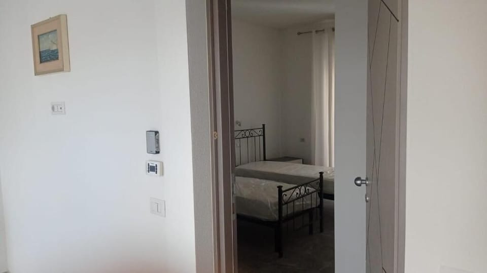 Business Double or Twin Room | Soundproofing, iron/ironing board, free WiFi, bed sheets
