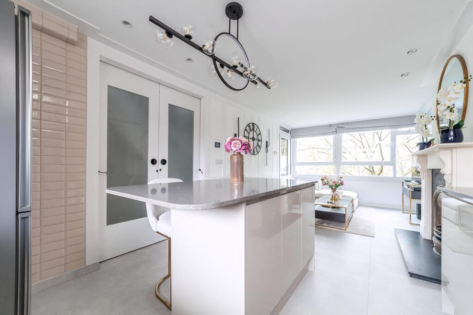 Apartment | Private kitchen | Dining tables