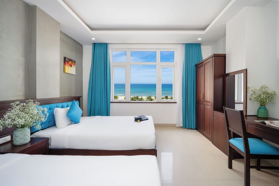 Executive Double Room | Minibar, desk, laptop workspace, soundproofing