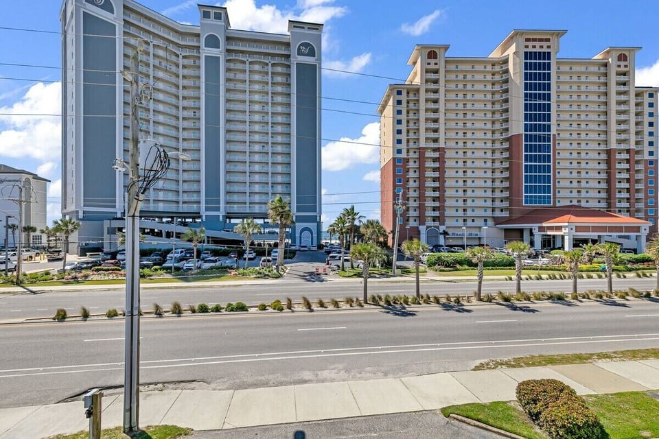 28-372 E Beach Blvd 3 28