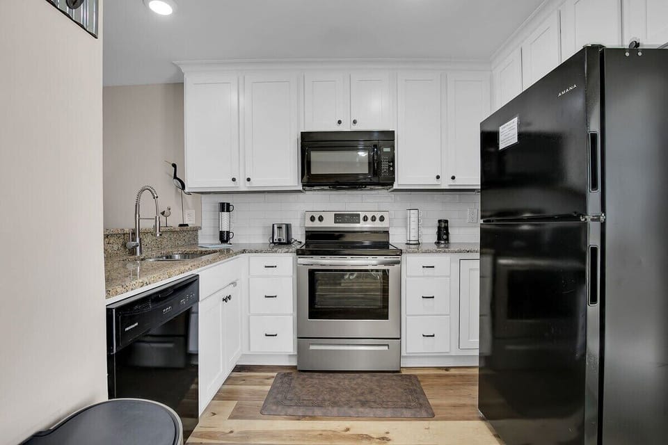 13-372 E Beach Blvd 3 13