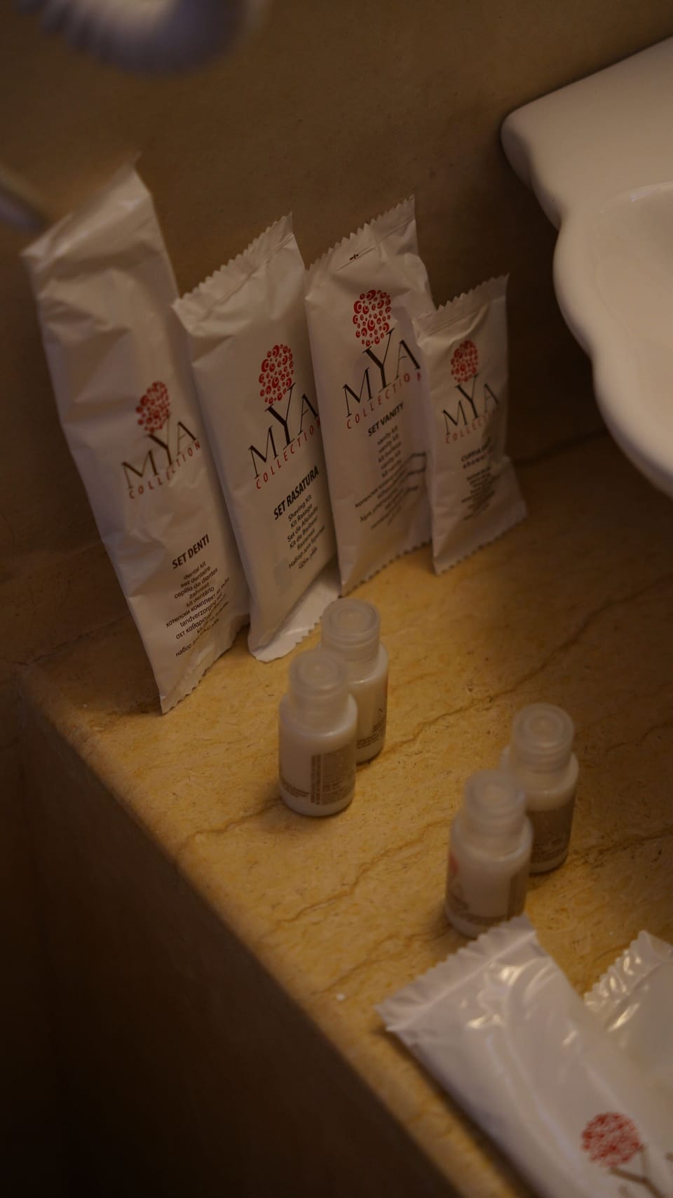 Superior Single Room | Bathroom | Shower, free toiletries, hair dryer, slippers