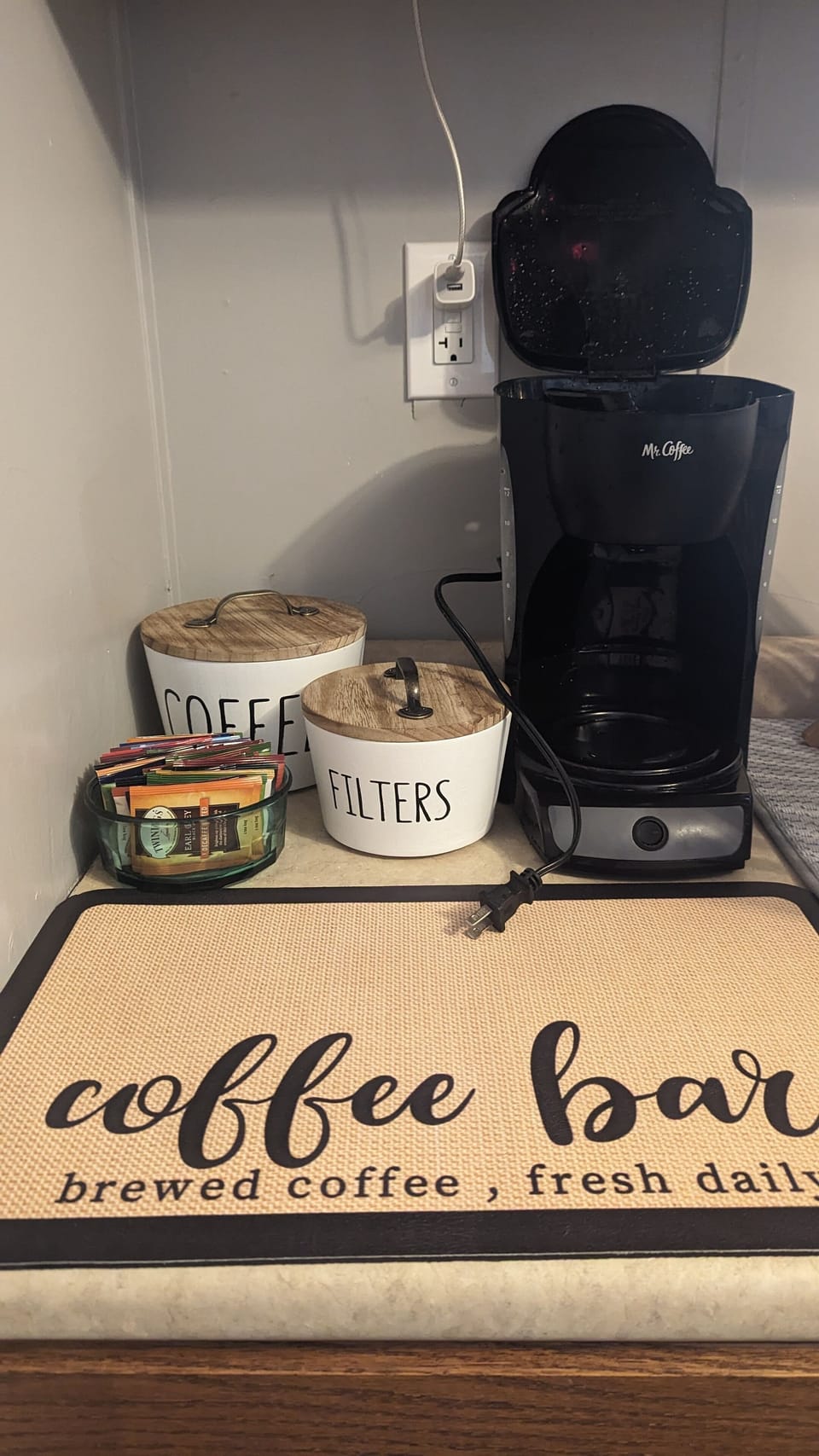 12-cup ground coffee maker