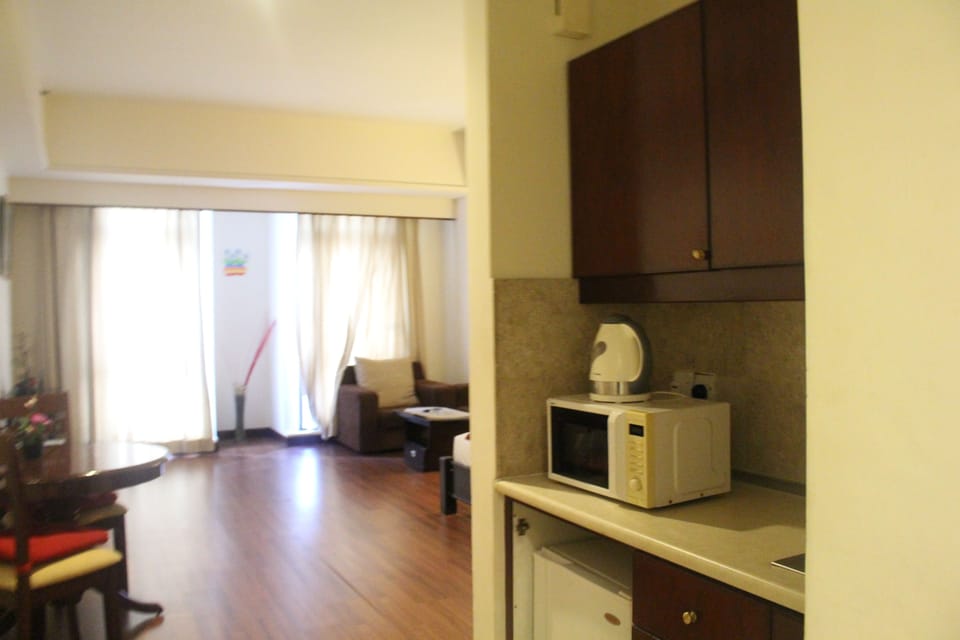 Standard Room | In-room safe, desk, soundproofing, iron/ironing board
