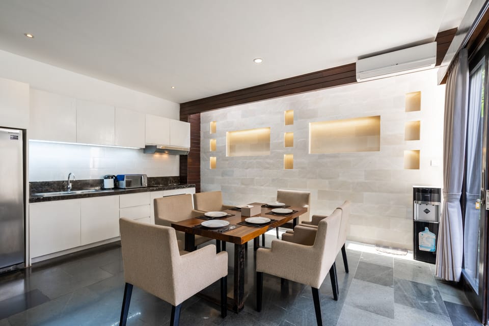 Villa | In-room dining