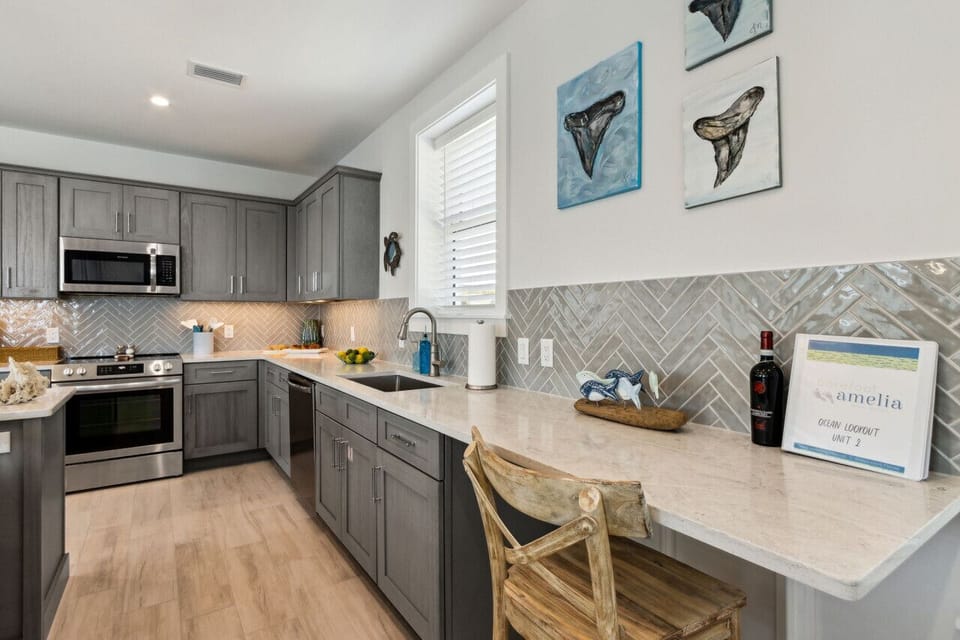 Spacious kitchen and dining area