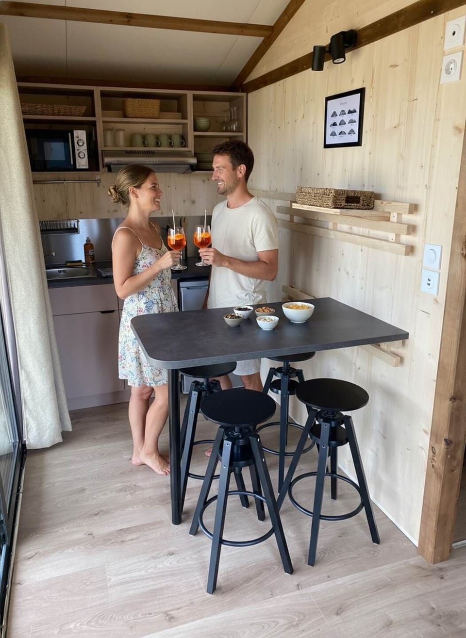 Coin repas et cuisine pour repas en tête à tête