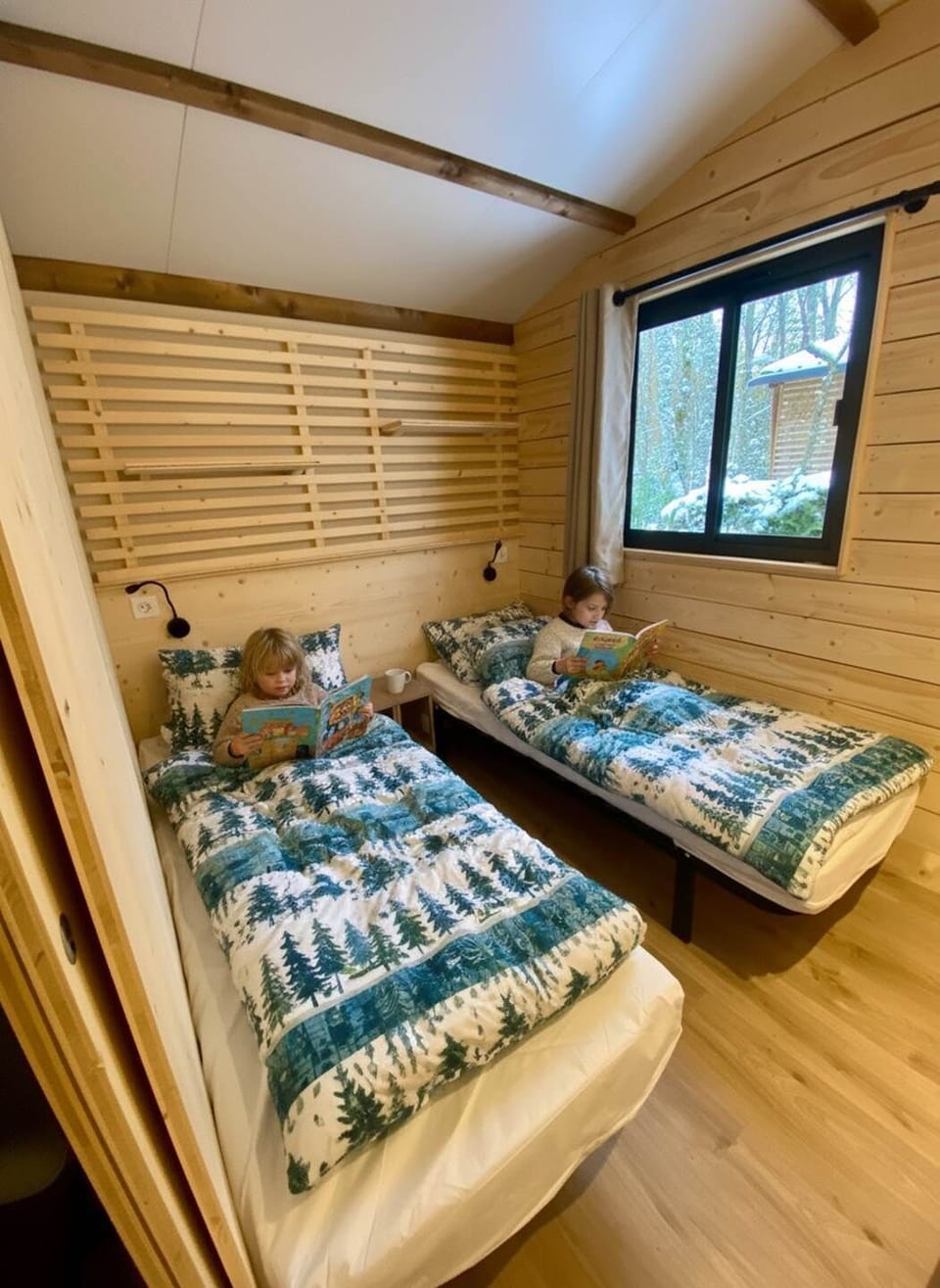 Chambre avec deux lits simple