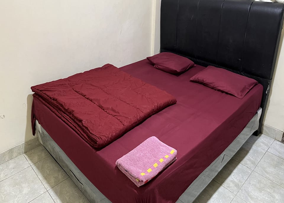 Standard Double Room | Desk, free WiFi, bed sheets