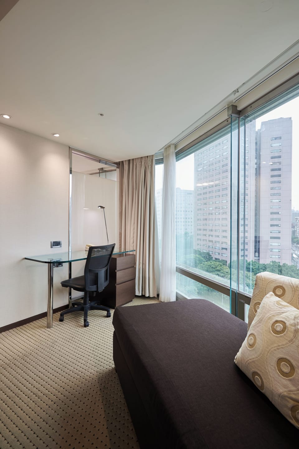 K Deluxe Double Room | In-room safe, desk, blackout drapes, soundproofing