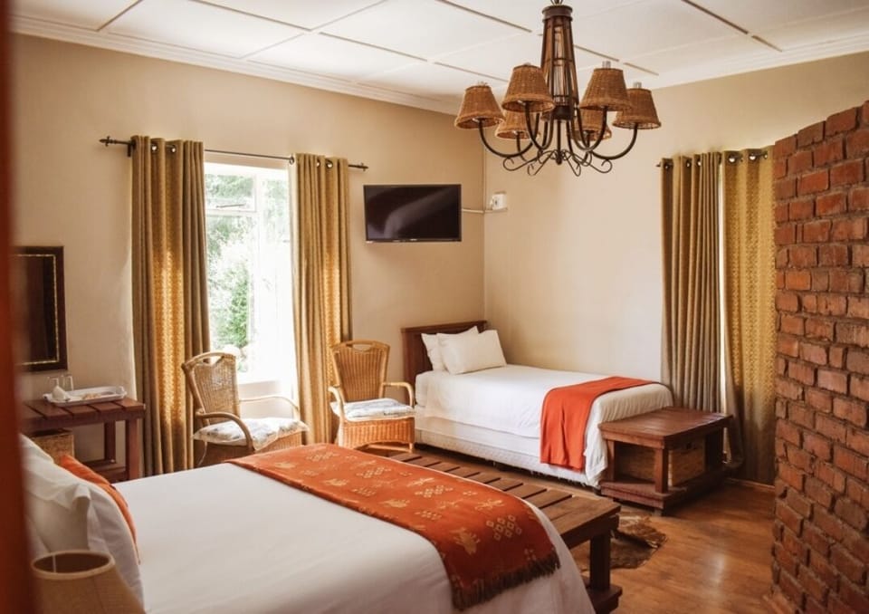 Basic Double or Twin Room | Egyptian cotton sheets, premium bedding, pillowtop beds, free WiFi