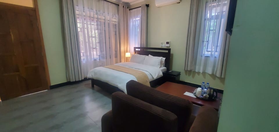 Superior Double Room, Garden View | In-room safe, individually furnished, desk, laptop workspace