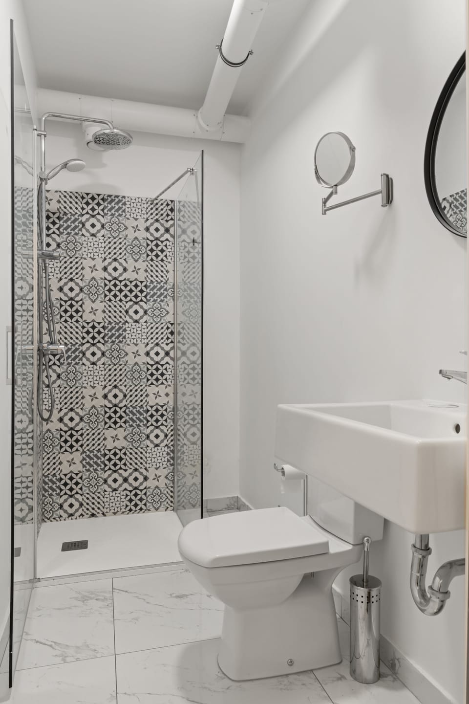 Shower, hair dryer (on request), towels