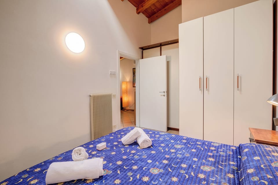 Family Apartment, Multiple Bedrooms (Casa Arx) | 1 bedroom, free WiFi, bed sheets