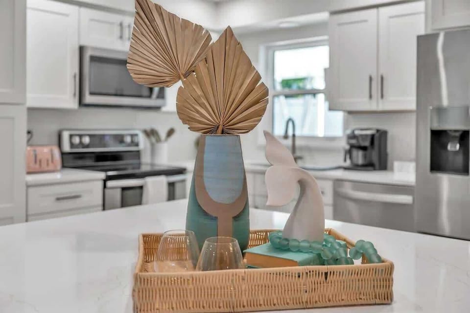 Fully equipped kitchen - from a quick breakfast to a family dinner, enjoy all brand new kitchen utensils and appliances to cook amazing meals!