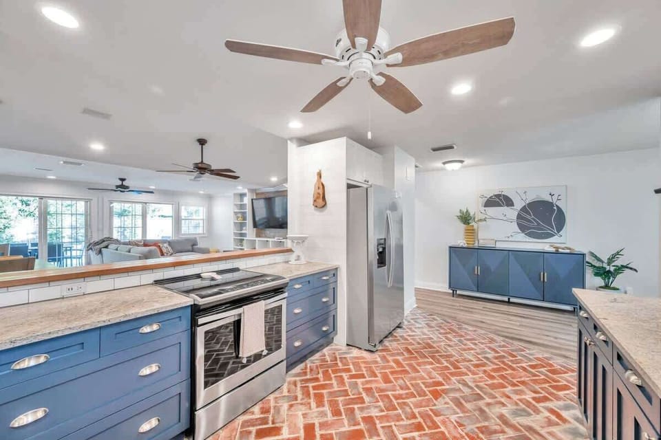 Fully equipped kitchen to cook any meal!