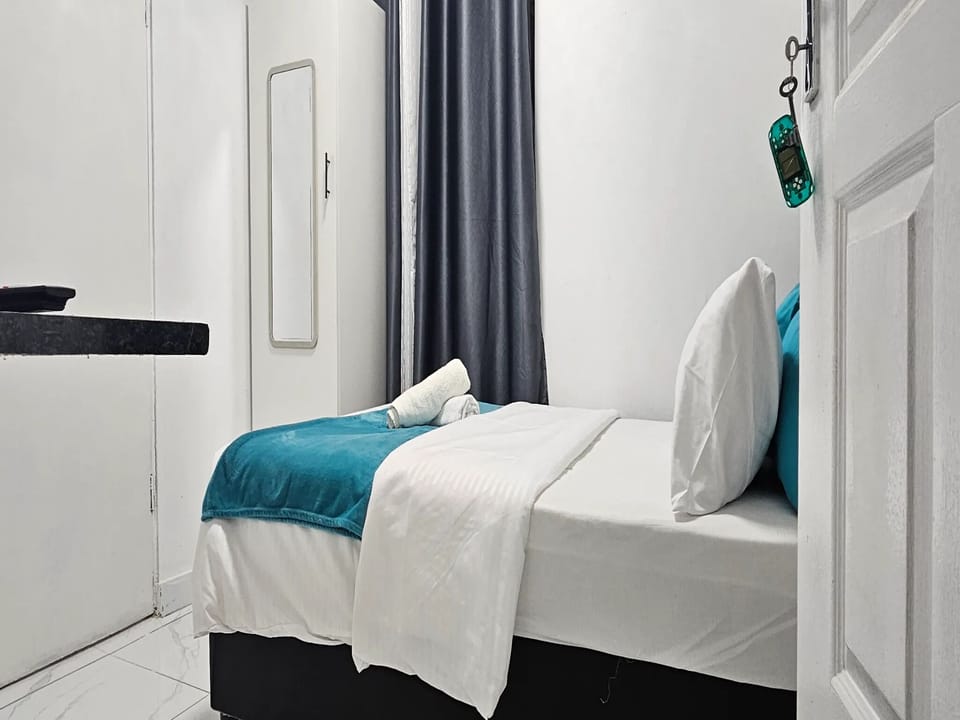 Basic Room | Desk, laptop workspace, free WiFi, bed sheets